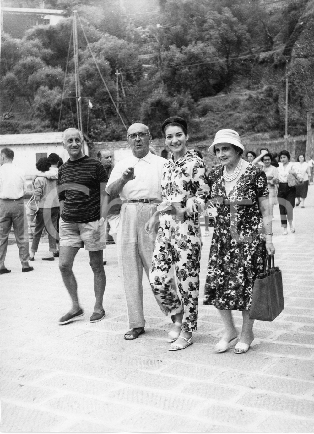 Fotografia d epoca originale 1959 PORTOFINO Maria CALLAS passeggia al porto  Foto vintage 18x24 cm 4 1