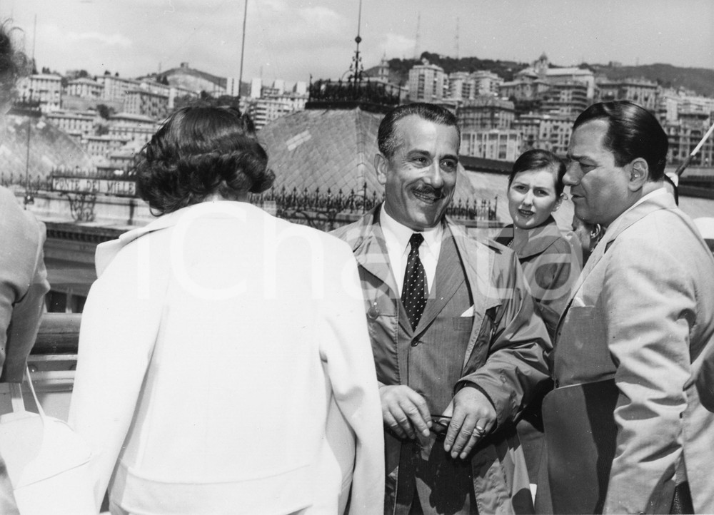 Fotografia d epoca originale 1956 GENOVA M/N AUGUSTUS Peppino DE FILIPPO Ave NINCHI in partenza  Foto 2 1