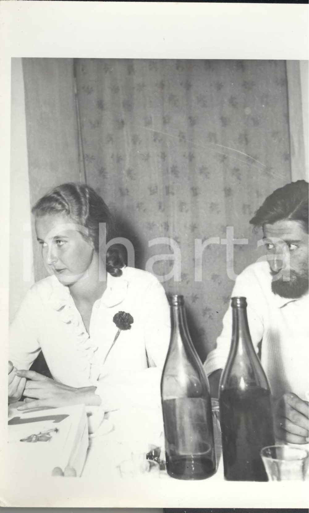 Fotografia d epoca originale 1958 ? ITALIA Maria Gabriella di SAVOIA durante un pranzo  Foto 18x13 1