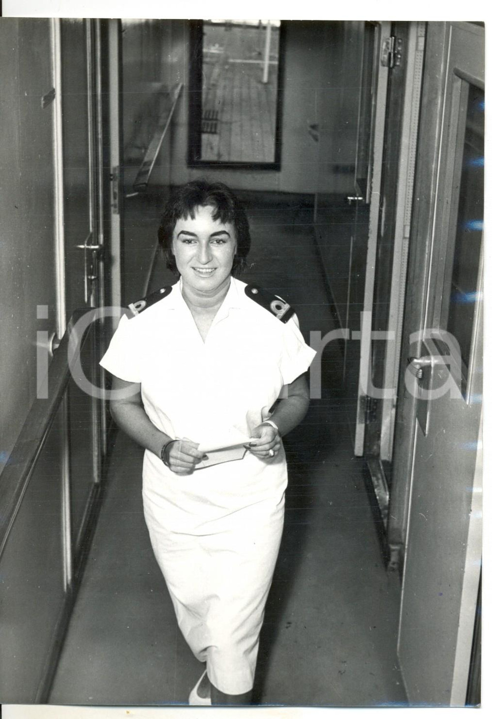 Fotografia d epoca originale 1958 GENOVA Ufficiale CHESTA unica donna radiotelegrafista MARINA MERCANTILE 1