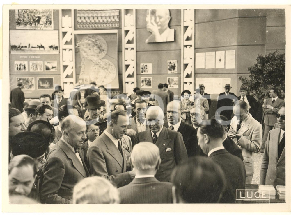 Fotografia d epoca originale 1937 ROMA Basilica di Massenzio  Festa del Libro  Pietro BADOGLIO Dino ALFIERI 1