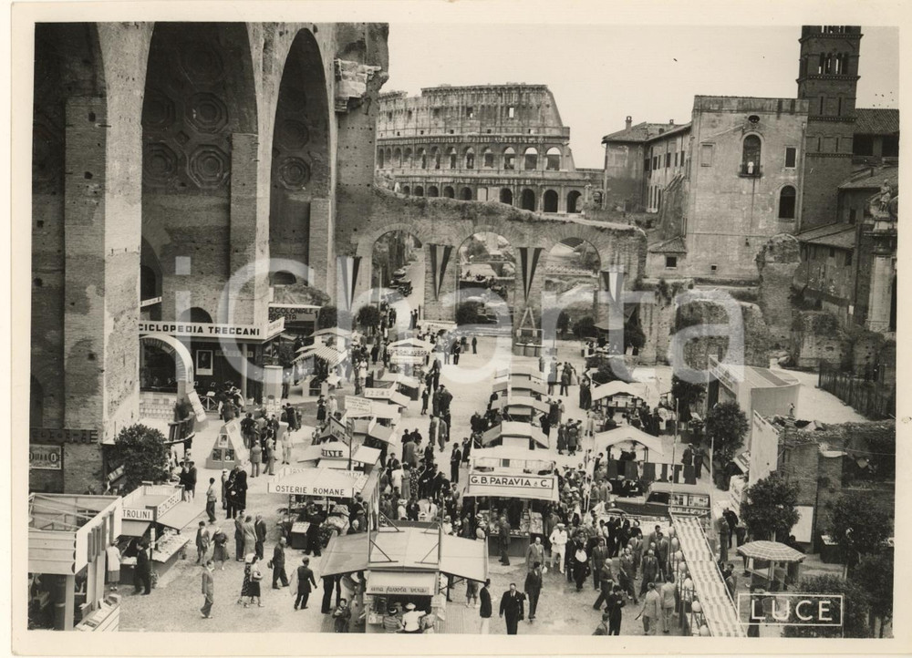 Fotografia d epoca originale 1937 ROMA Basilica di Massenzio  XI Festa del Libro  Veduta generale Foto 1