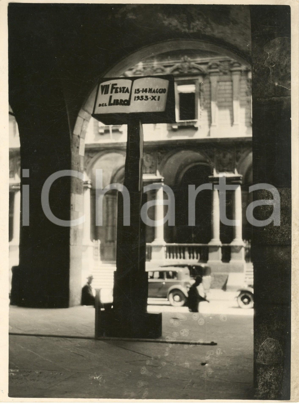 Fotografia d epoca originale 1933 MILANO Piazza Mercanti  VII Festa del Libro  Ingresso Foto 18x24 cm 1