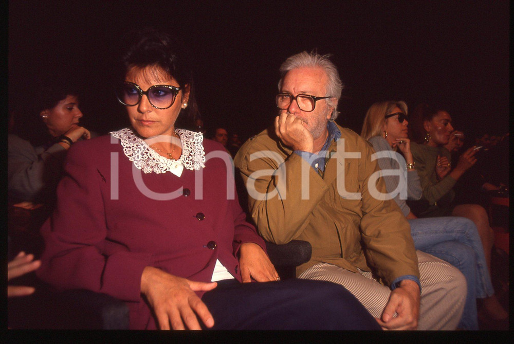 Fotografia d epoca originale Luciano DE CRESCENZO e Claudia MORI  1995 ca 35mm vintage slide 8 1