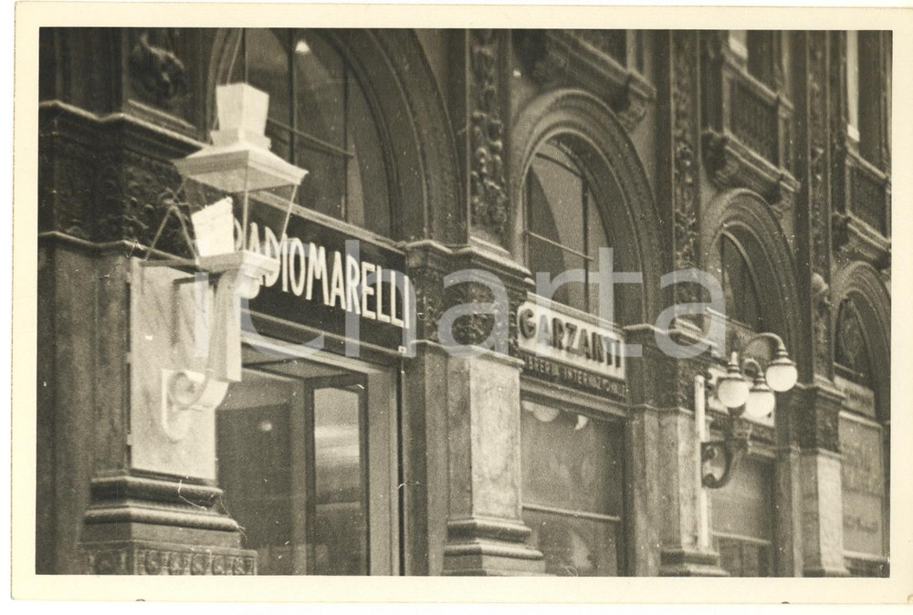 Fotografia d epoca originale 1941 MILANO Galleria Vittorio Emanuele  Nuove lampade per l illuminazione Foto 1