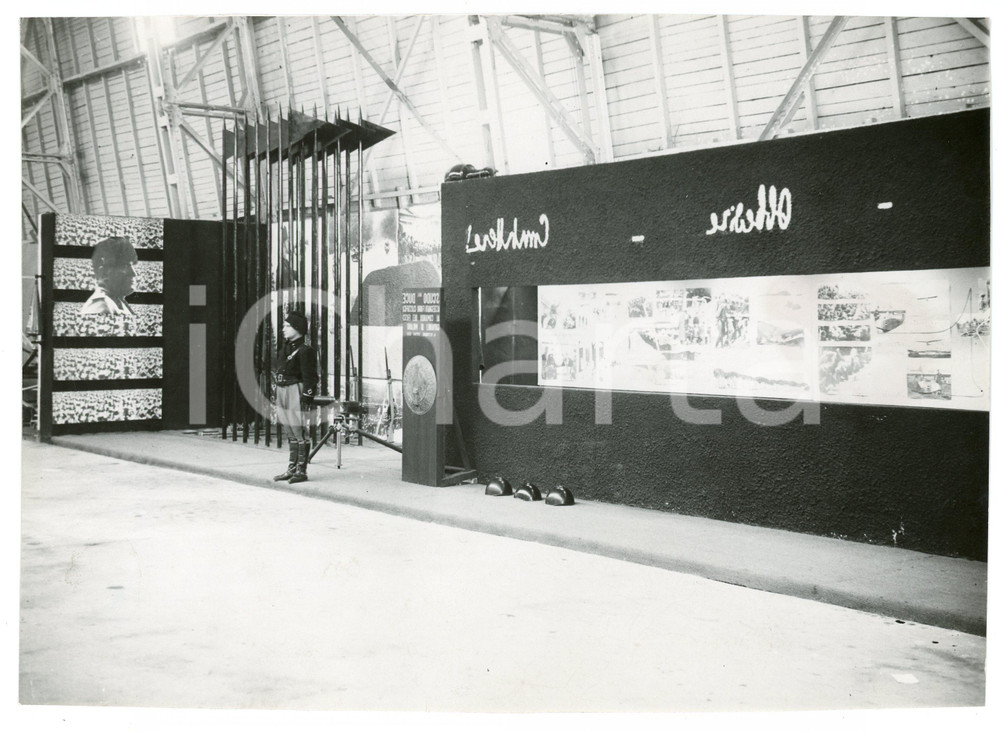 Fotografia d epoca originale 1935 MILANO Fiera Campionaria  Padiglione sport  Stand Fed. Fascio Giovanile 1
