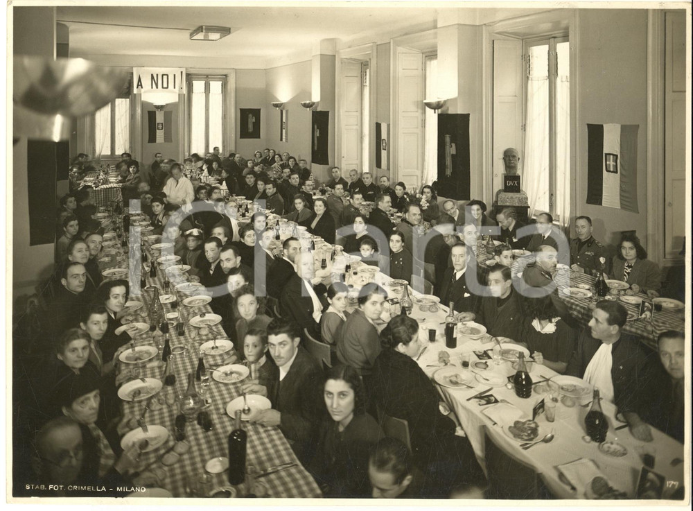 Fotografia d epoca originale 1940 MILANO Rancio Dopolavoro Rinascente Upim pro famiglie dei richiamati Foto 1