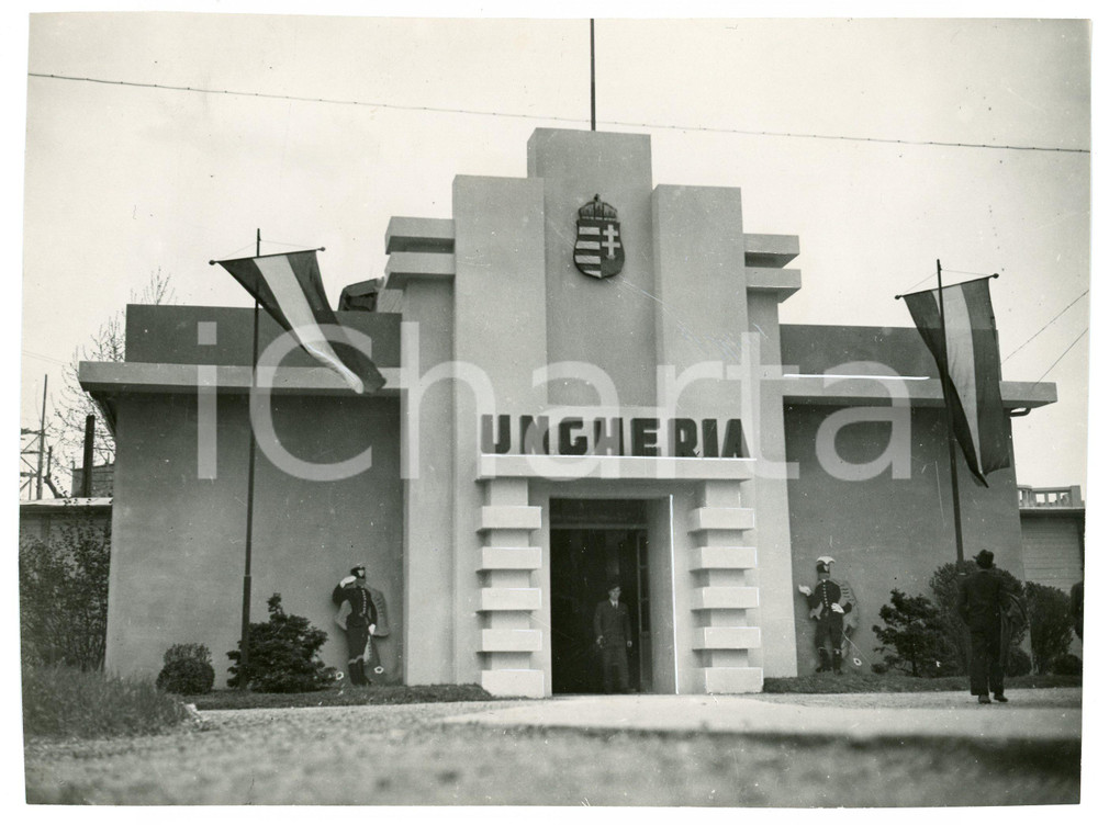 Fotografia d epoca originale 1935 MILANO Fiera Campionaria  Nuovo padiglione dell Ungheria  Foto 23x17 cm 1