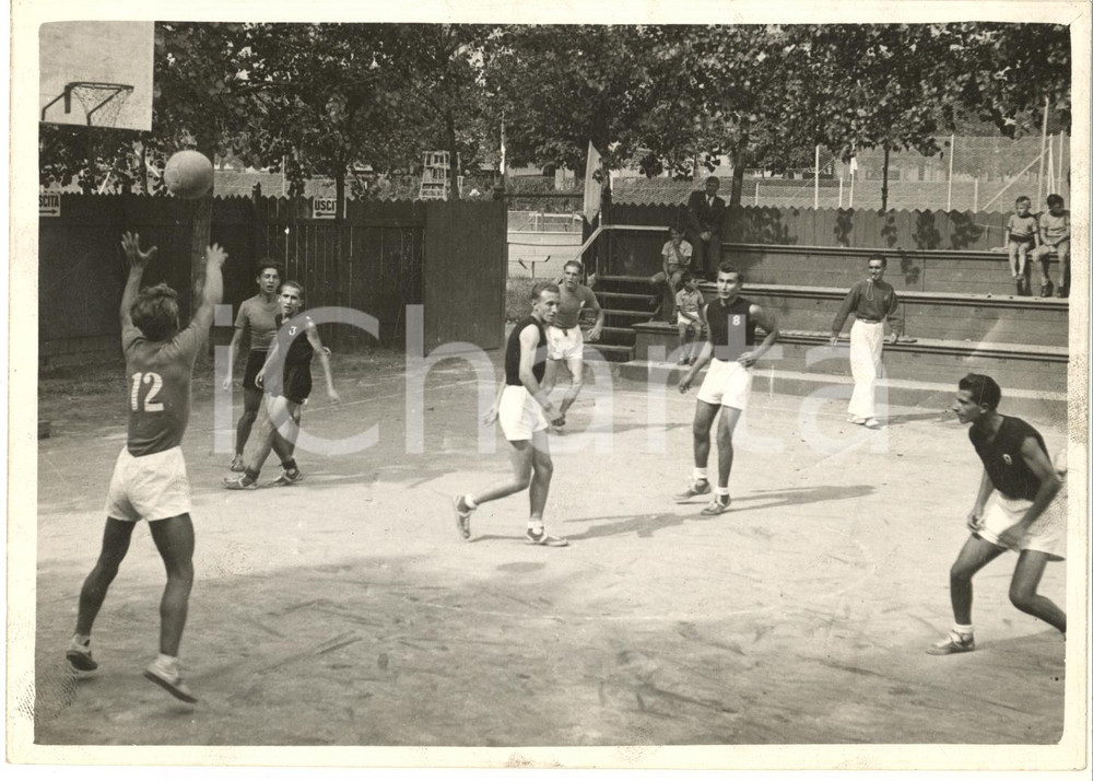 Fotografia d epoca originale 1930 ca MILANO Campionati Nazionali Dopolavoristici  Pallacanestro Foto 1