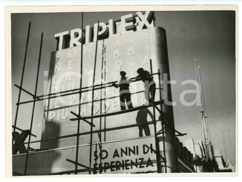 Fotografia d epoca originale 1935 MILANO Fiera Campionaria  Costruzione padiglione TRIPLEX Foto 24x18 cm 1