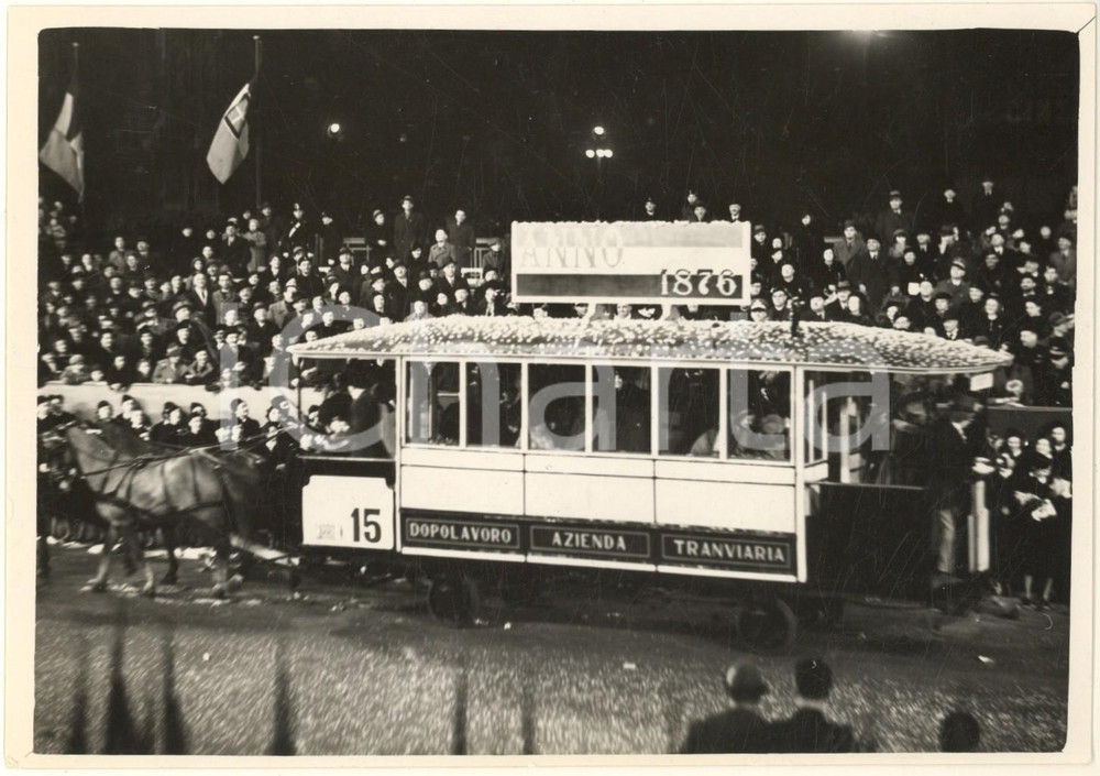 Fotografia d epoca originale 1938 MILANO Giornata della Neve  Passaggio del primo tram cittadino milanese 1