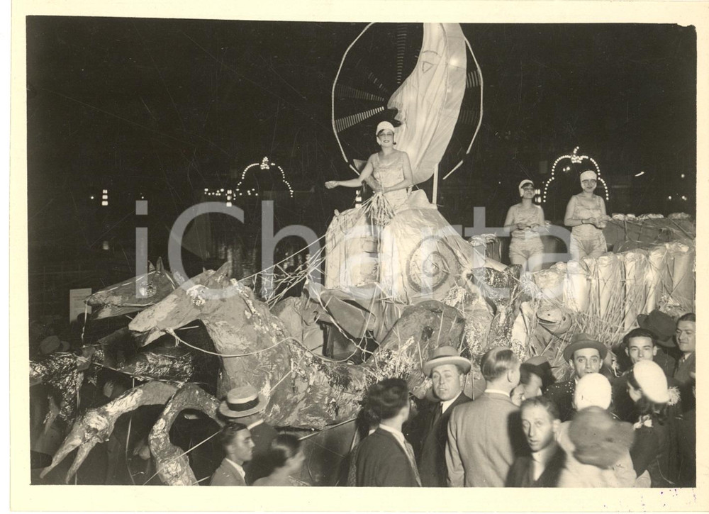 Fotografia d epoca originale 1930 MILANO LIDO  Festa di Piedigrotta  Carro con i cantori  Foto 18x13 cm 1