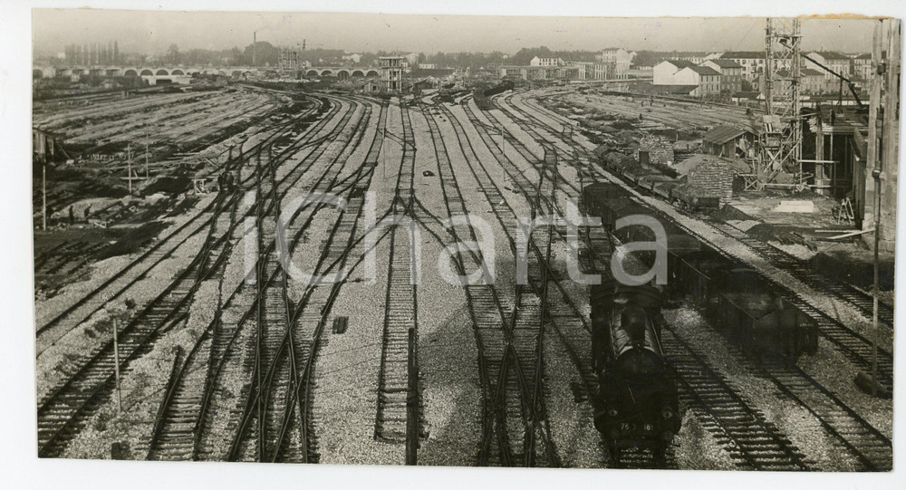 Fotografia d epoca originale 1929 MILANO Cantiere nuova Stazione Centrale  Posa dei binari  Foto 22x11 cm 1