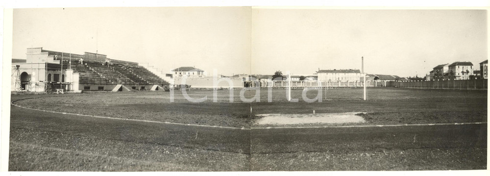 Fotografia d epoca originale 1932 MILANO Via Padova  Nuovo campo sportivo in costruzione Foto DOPPIA 33x12 1