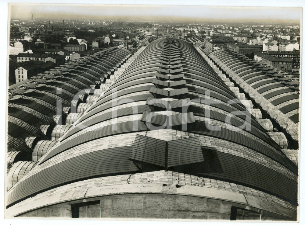 Fotografia d epoca originale 1935 ca MILANO Stazione Centrale  Copertura delle tre navate  Foto 23x17 cm 1