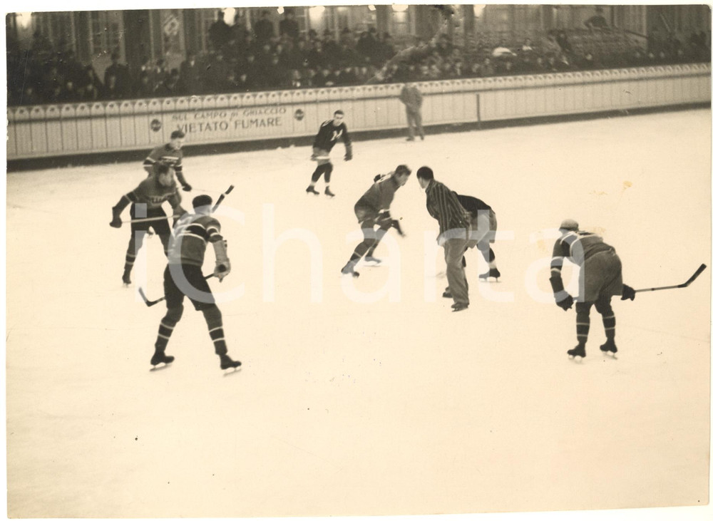 Fotografia d epoca originale 1935 MILANO Palazzo del Ghiaccio  Gara di hockey su ghiaccio  Foto 24x18 cm 1