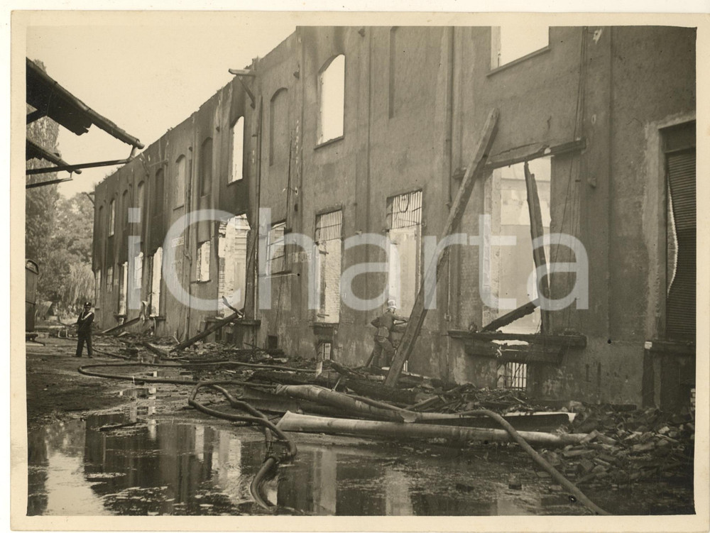 Fotografia d epoca originale 1930 MILANO Via Gioia  Magazzini Generali distrutti da un incendio Foto 1 1