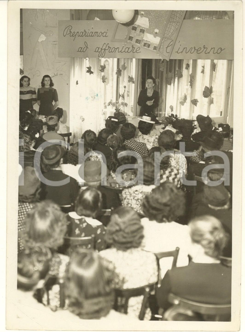 Fotografia d epoca originale 1942 MILANO Inaugurazione dei corsi di economia domestica alla Rinascente Foto 1