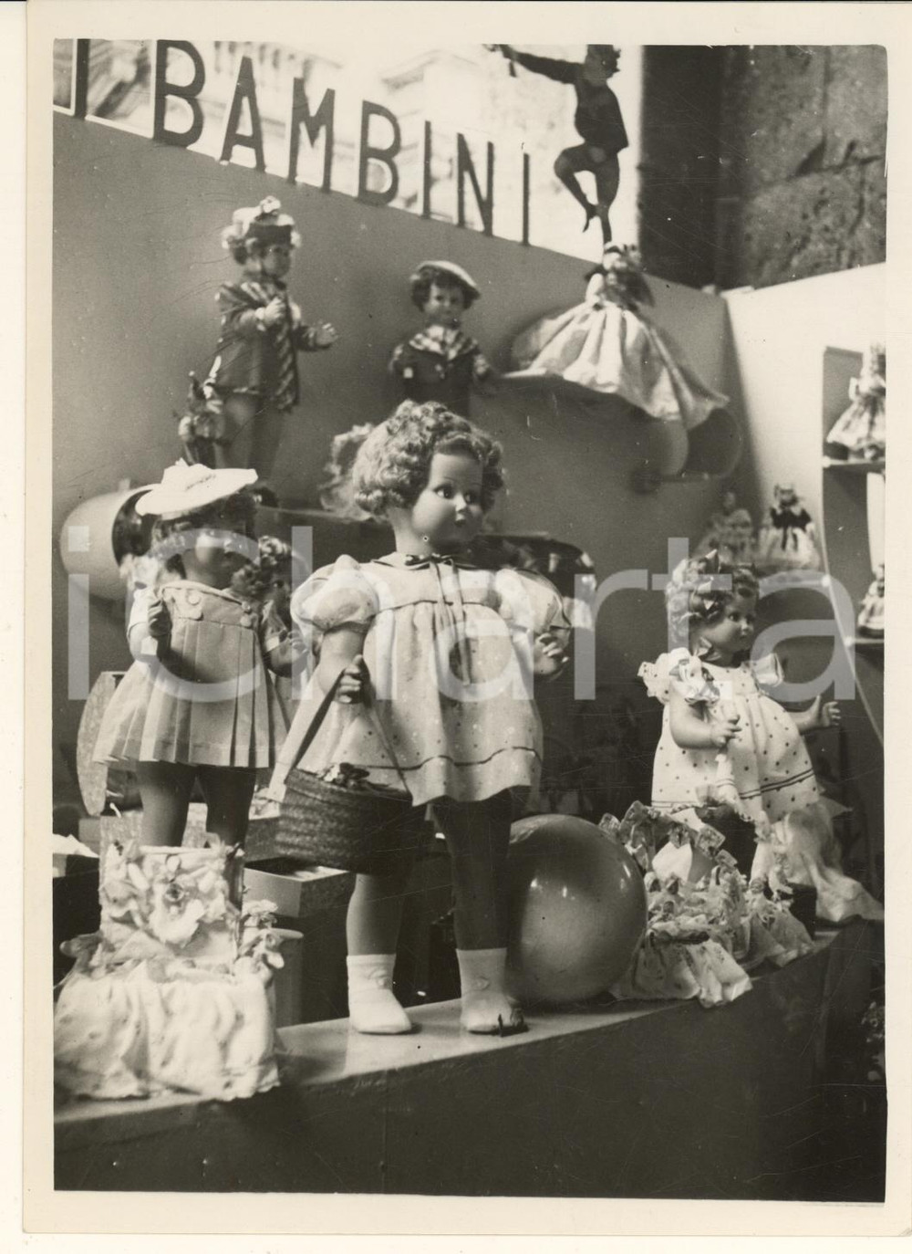 Fotografia d epoca originale 1938 MILANO Loggia dei Mercanti  Mostra del Giocattolo  Bambole Foto 1
