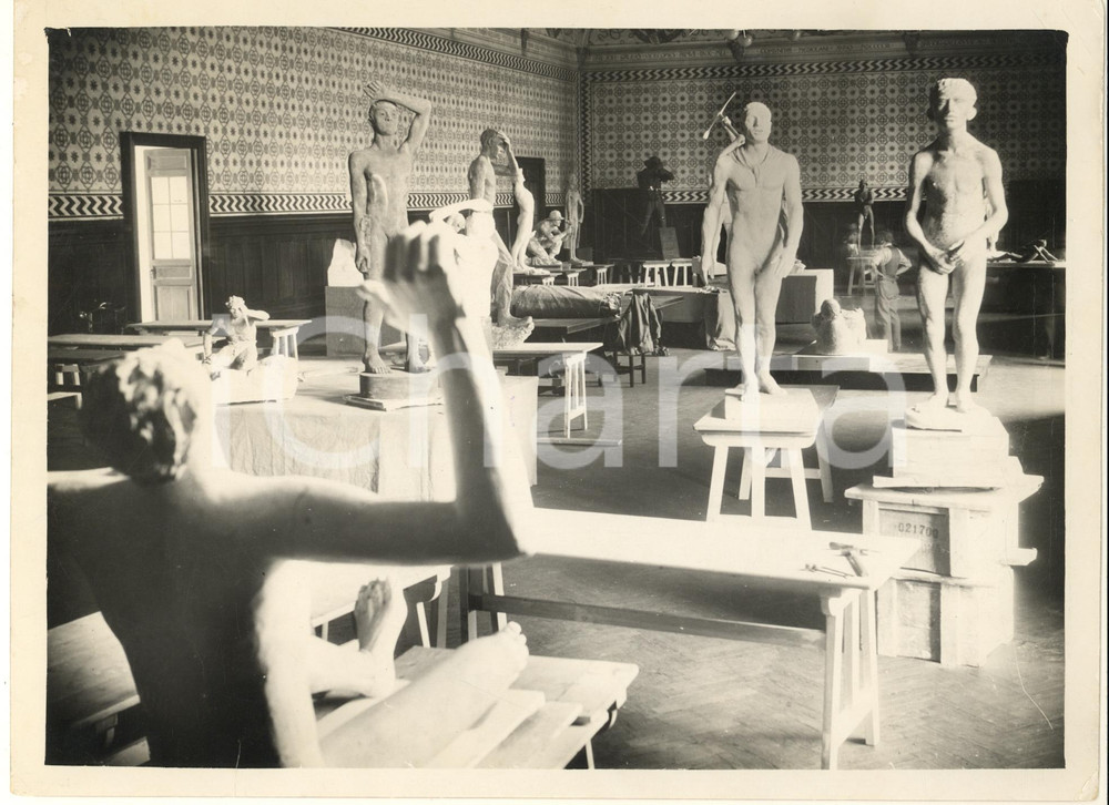 Fotografia d epoca originale 1936 MILANO Castello Sforzesco  Mostra statue del Combattente Foto 24x18 cm 1