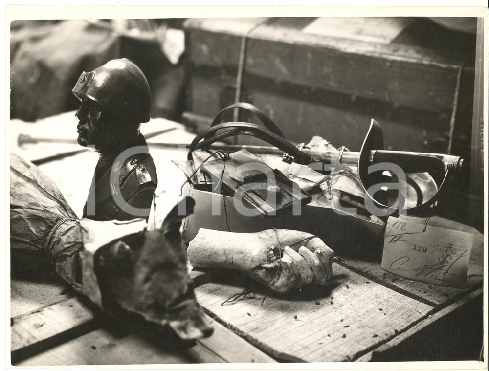 Fotografia d epoca originale 1938 MILANO Ferrovie dello Stato  Asta oggetti dimenticati in treno Foto 1