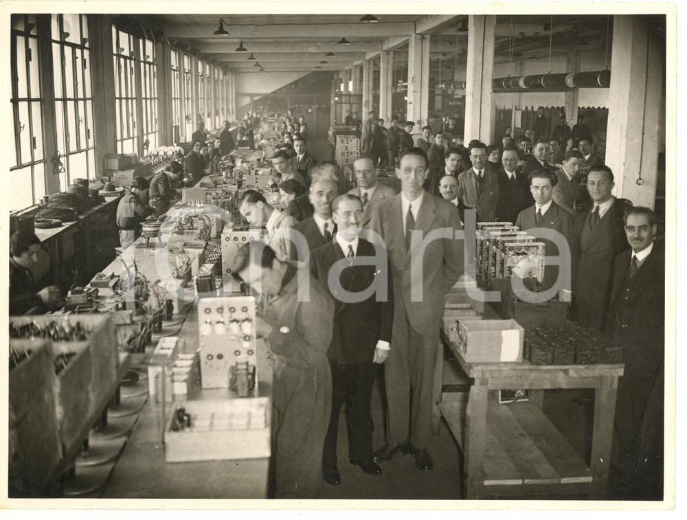 Fotografia d epoca originale 1932 MILANO Stabilimenti MARELLI  Visita del Duca d Aosta  Foto 24x18 cm 1
