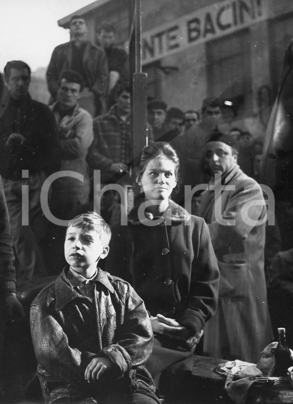Fotografia d epoca originale 1959 GENOVA Film Il Magistrato  Claudia CARDINALE sul set  Foto 18x24 cm 1 1