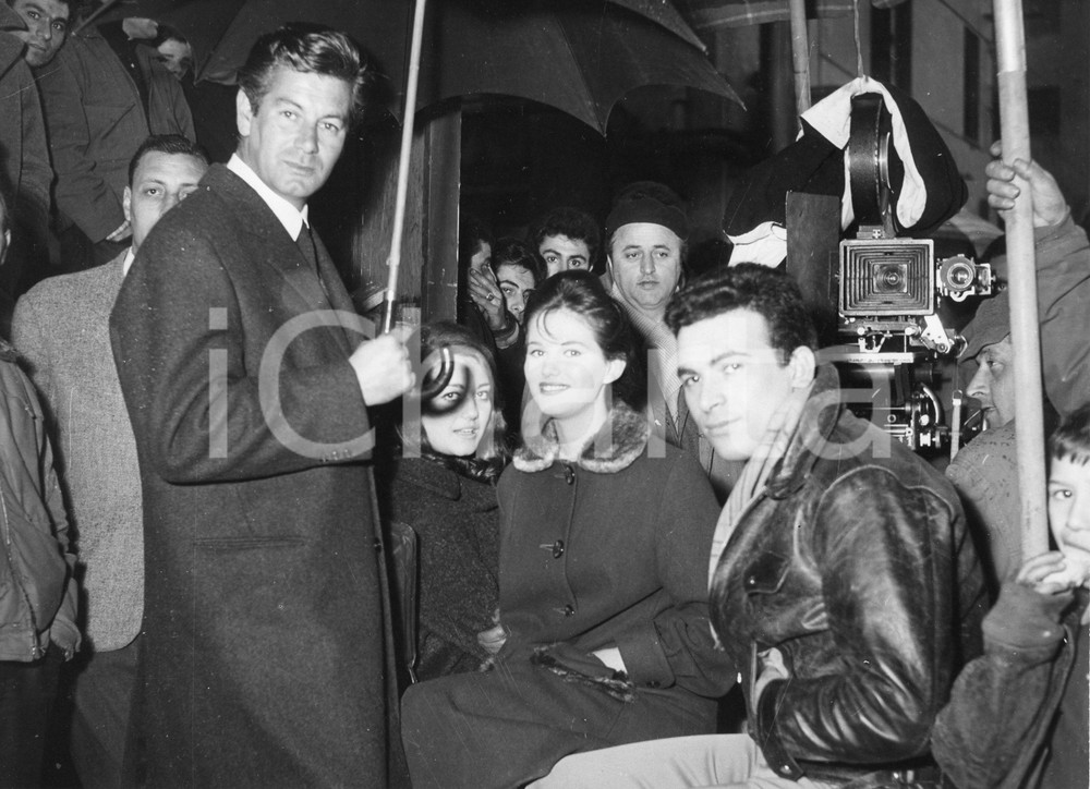 Fotografia d epoca originale 1959 GENOVA Film Il Magistrato José SUAREZ Claudia CARDINALE Maurizio ARENA 1 1