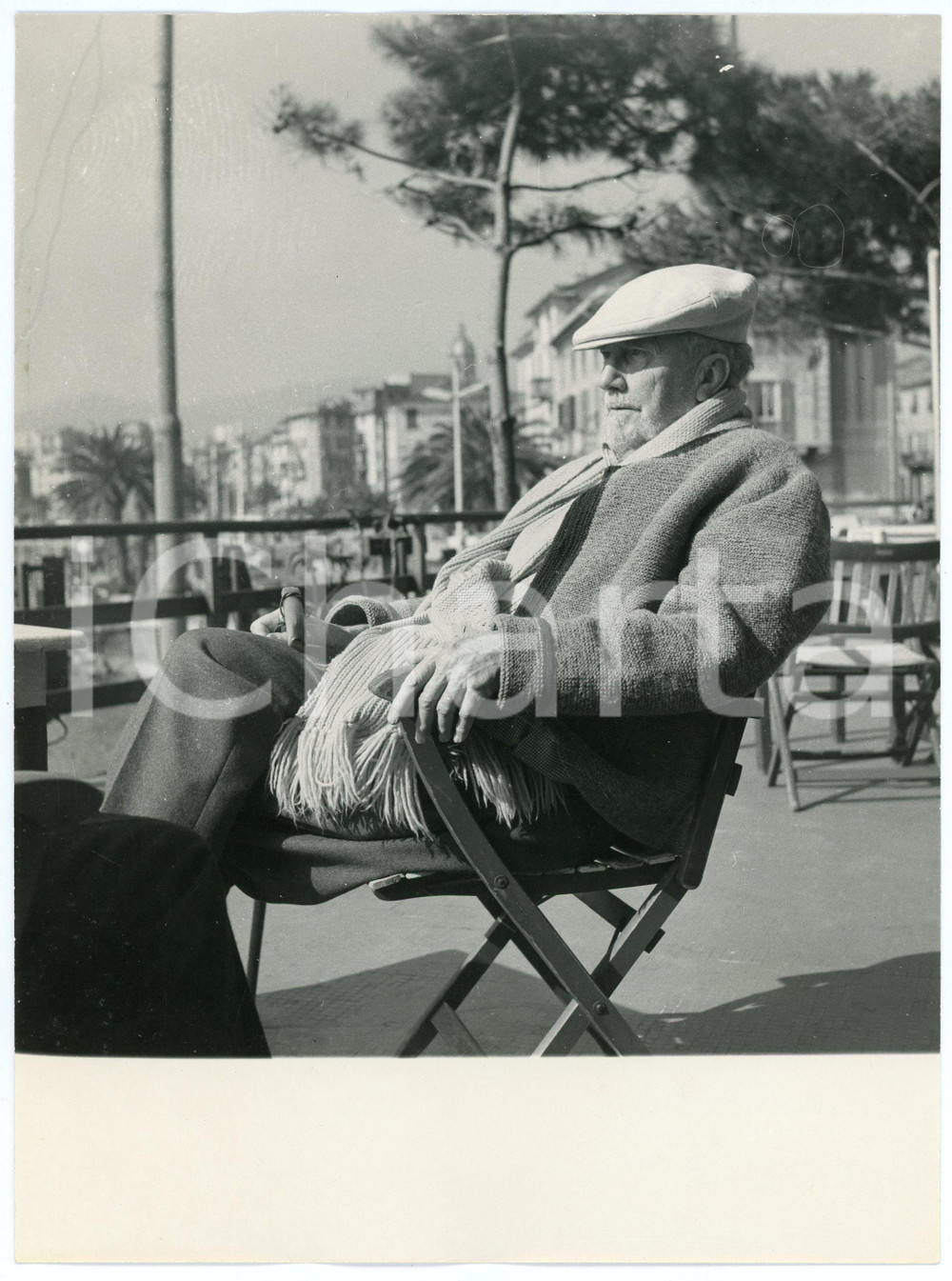 Fotografia d epoca originale 1959 RAPALLO Ezra POUND sul lungomare  Foto 18x24 cm 1 1