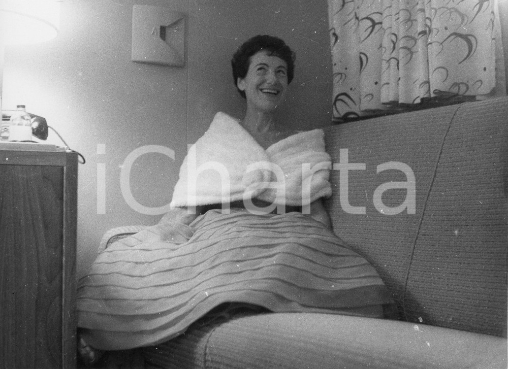 Fotografia d epoca originale 1958 GENOVA Scrittrice Jean STAFFORD sul ponte di una nave  Foto 24x18 cm 3 1