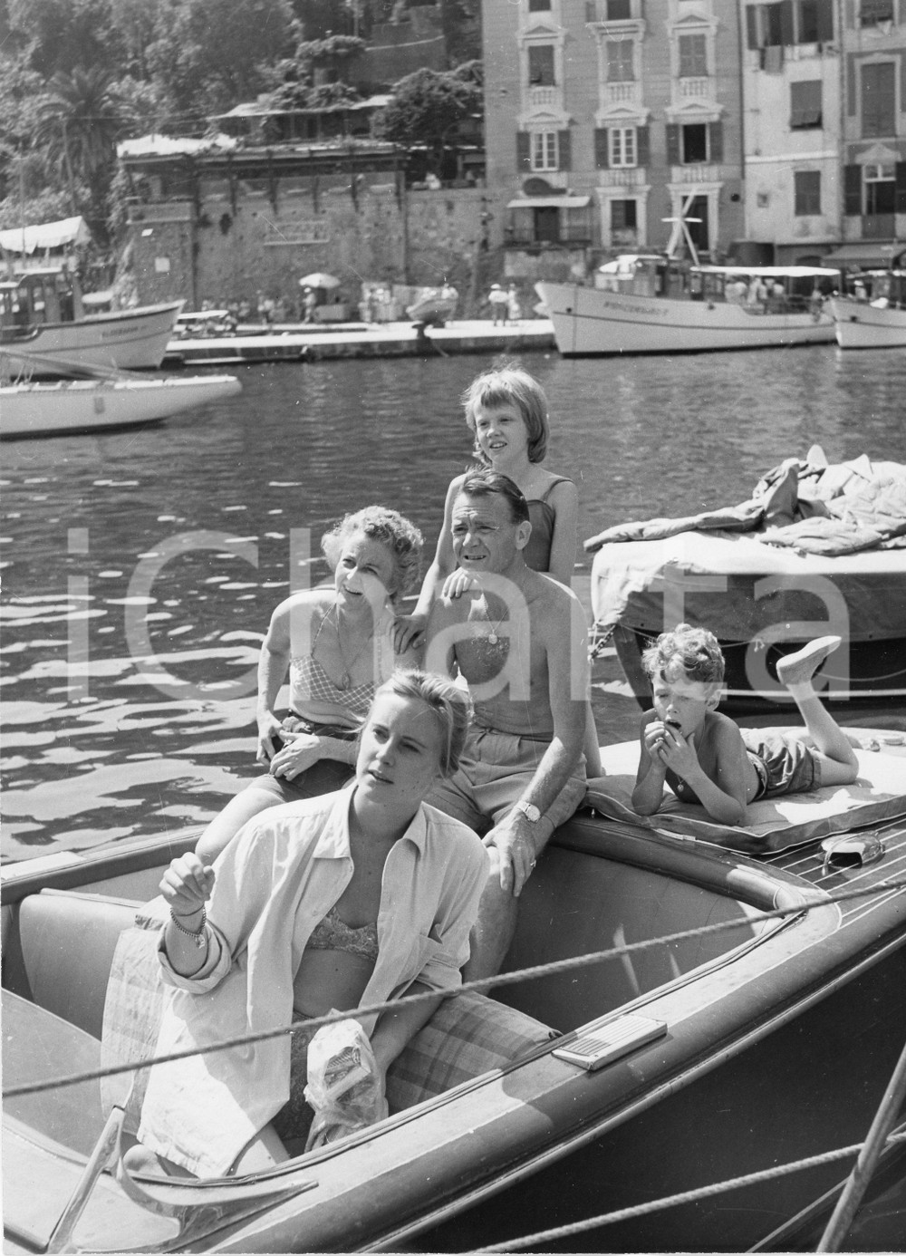 Fotografia d epoca originale 1958 PORTOFINO Rex HARRISON Kay KENDALL in barca  Foto 18x24 cm 1 1