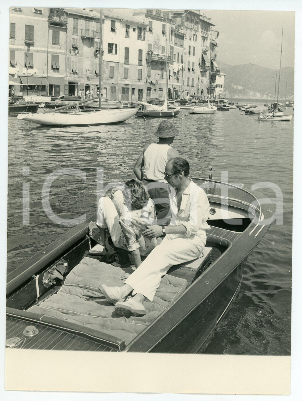 Fotografia d epoca originale 1958 PORTOFINO Rex HARRISON Kay KENDALL in barca  Foto 18x24 cm 2 1