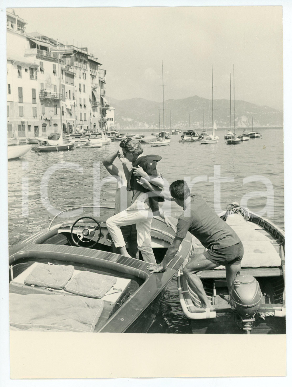 Fotografia d epoca originale 1958 PORTOFINO Kay KENDALL sale sulla barca  Foto 18x24 cm 1