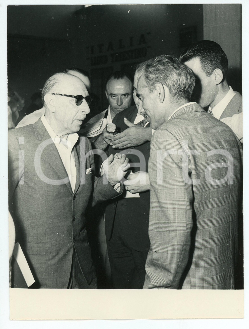 Fotografia d epoca originale 1958 GENOVA Arrivo di IGOR STRAVINSKIJ Fotografia vintage RARA 18x24 cm 3 1