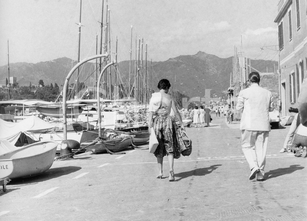 Fotografia d epoca originale 1958 SANTA MARGHERITA LIGURE Totò a passeggio con Franca FALDINI Foto 24x18 1 1
