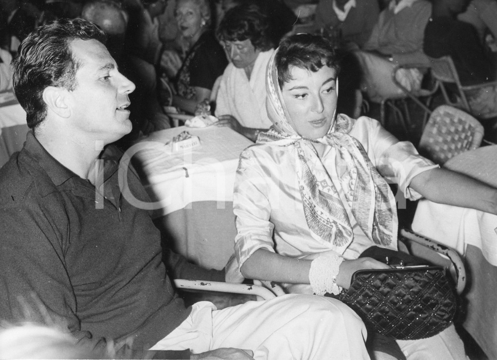 Fotografia d epoca originale 1958 PORTOFINO Gabriele FERZETTI Maria Grazia EMINENTE a una serata  Foto 1 1