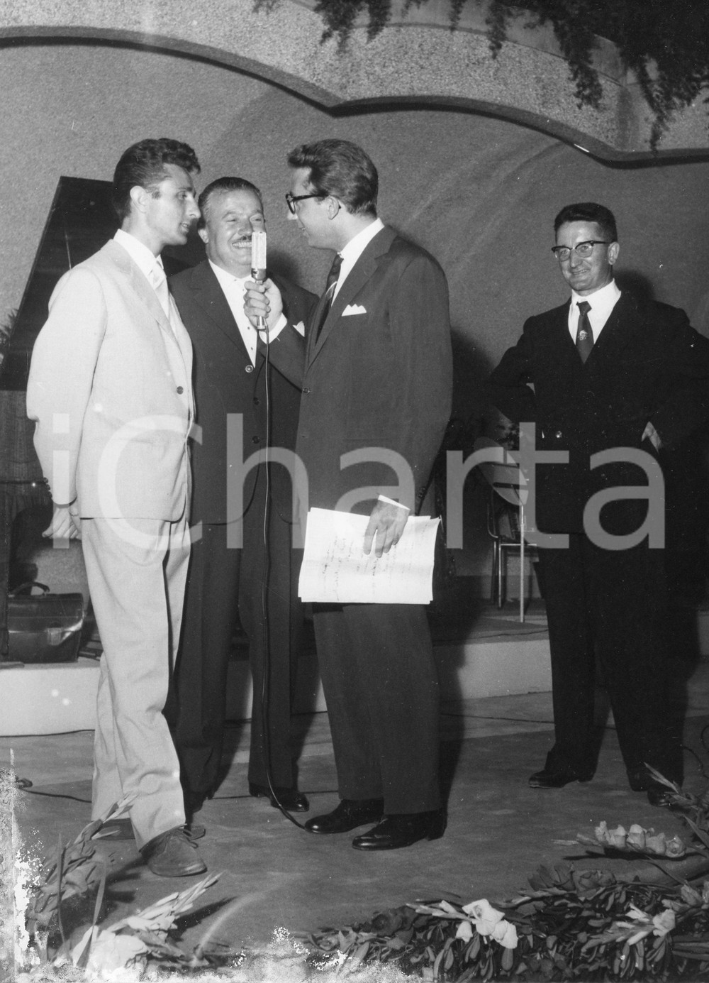 Fotografia d epoca originale 1958 LIDO DI GENOVA Mike BONGIORNO  Serata Lascia o Raddoppia  Foto 1 1