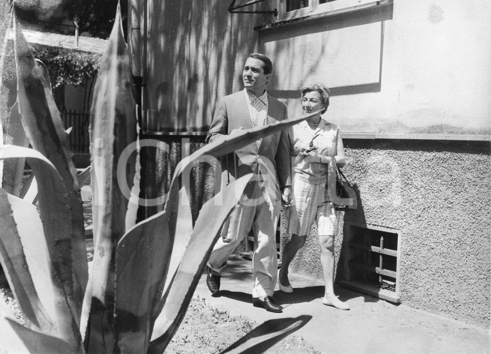 Fotografia d epoca originale 1958 PORTOFINO Perry COMO con la moglie Roselle BELLINE  Foto vintage RARA 1 1