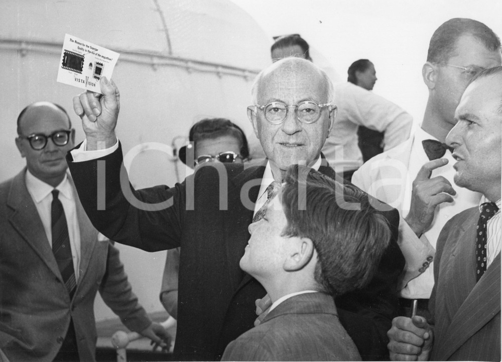 Fotografia d epoca originale 1954 GENOVA M/N Constitution  Cecil B. DeMILLE con biglietto VISTA VISION Foto 1