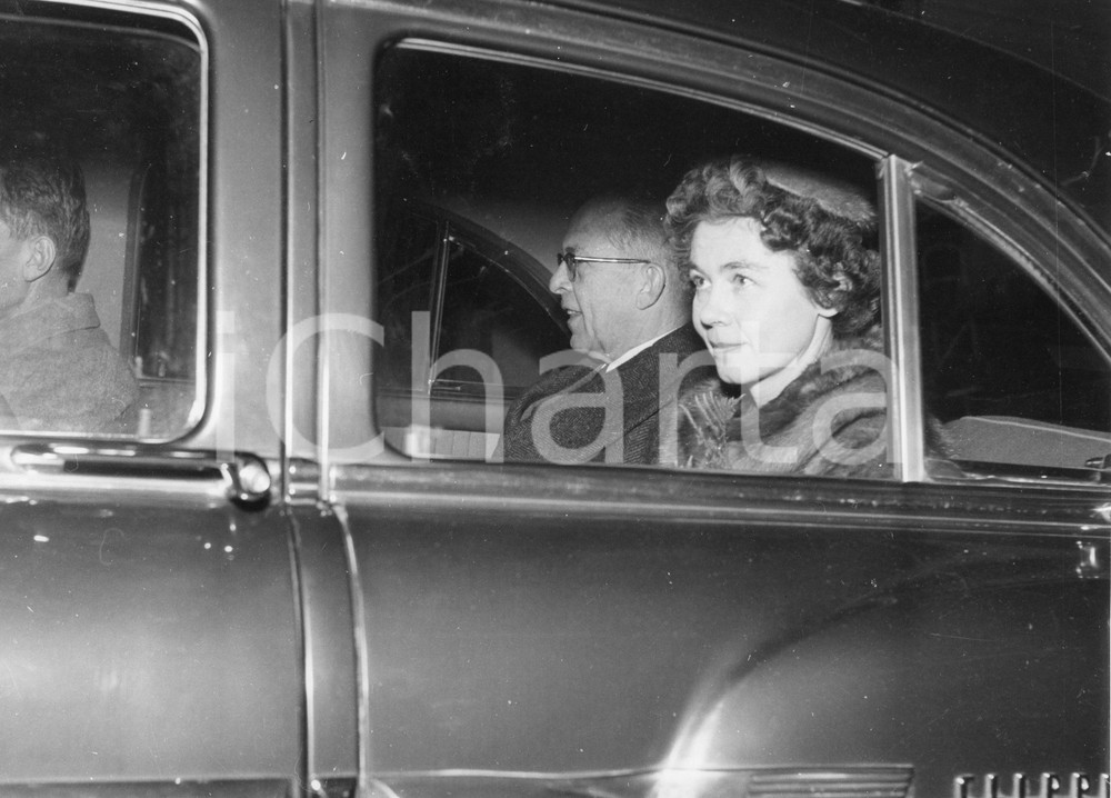 Fotografia d epoca originale 1955 GENOVA Re Paolo e regina Federica di Grecia in automobile  Foto 24x18 1 1