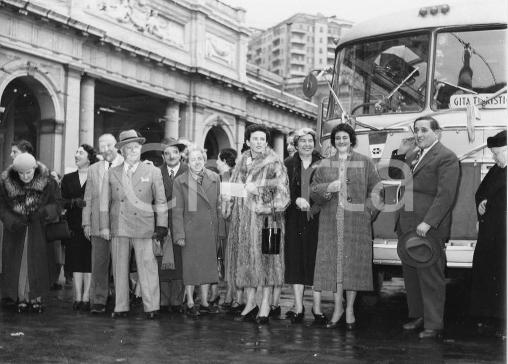 Fotografia d epoca originale 1955 GENOVA Nozze Maria Pia di SAVOIA  Monarchici partono per CASCAIS Foto 2 1