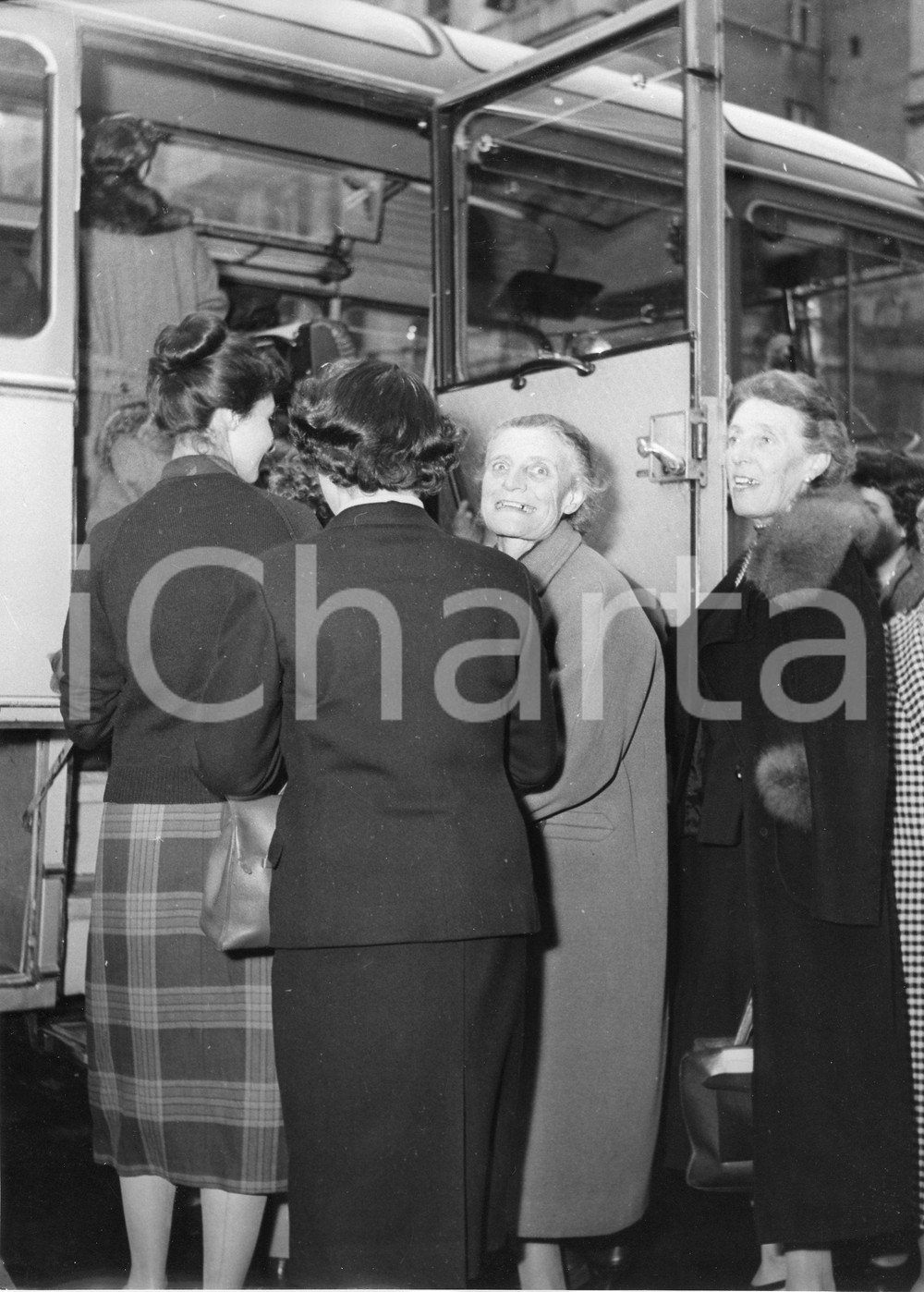 Fotografia d epoca originale 1955 GENOVA Nozze Maria Pia di SAVOIA  Monarchici partono per CASCAIS Foto 3 1