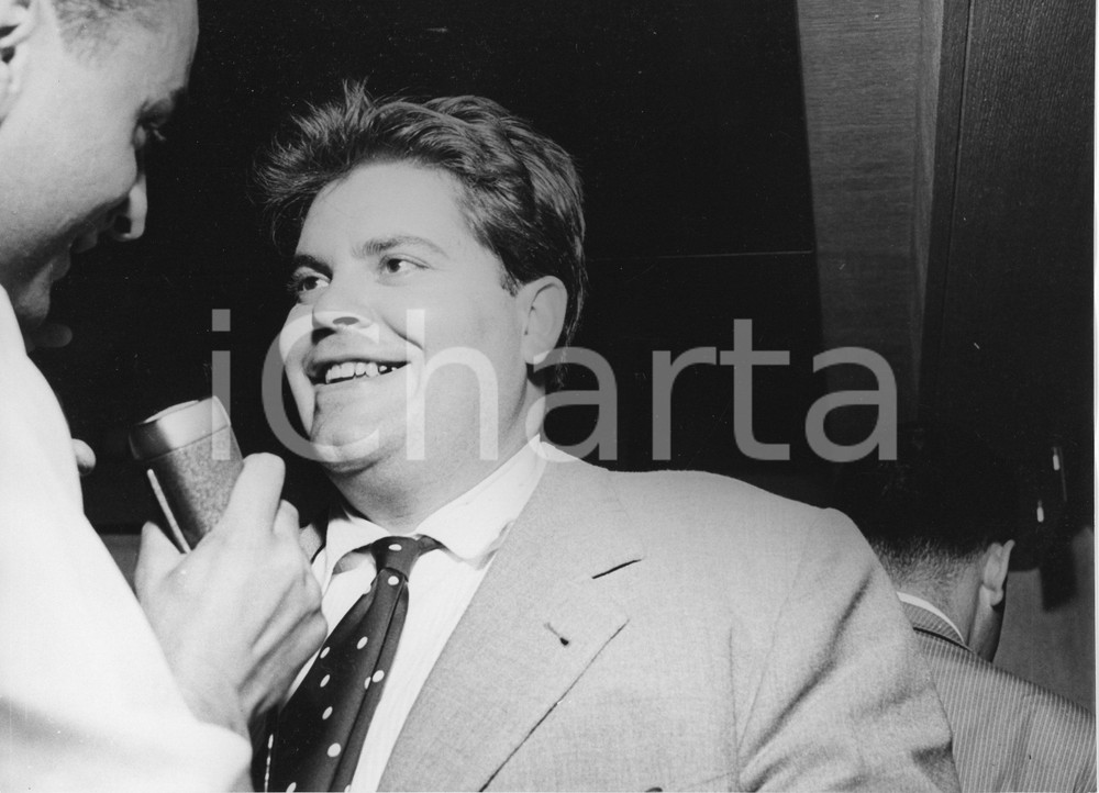 Fotografia d epoca originale 1955 GENOVA Intervista a Tino BUAZZELLI in partenza per il Sudamerica  Foto 1 1