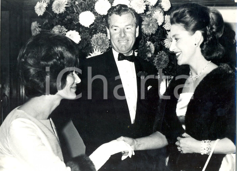 Fotografia d epoca originale 1962 LONDON Prima THE LONGEST DAY Princess Margaret Irina DEMICK Kenneth MORE 1
