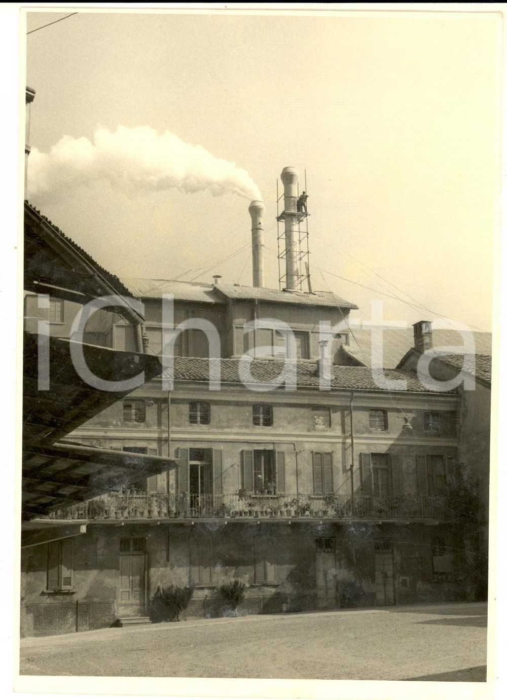 Fotografia d epoca originale 1961 STRADELLA Cortile con cementificio in attività Foto PERDUCA 12x18 1