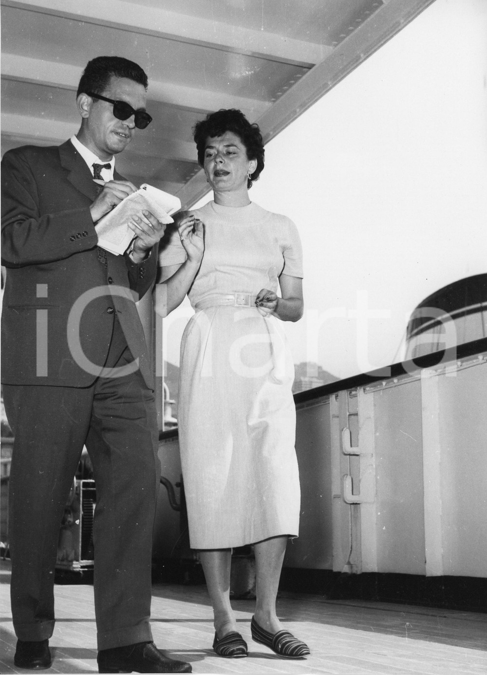 Fotografia d epoca originale 1955 GENOVA Ruth ROMAN a bordo del T/N Andrea DORIA Foto 18x24 cm 1