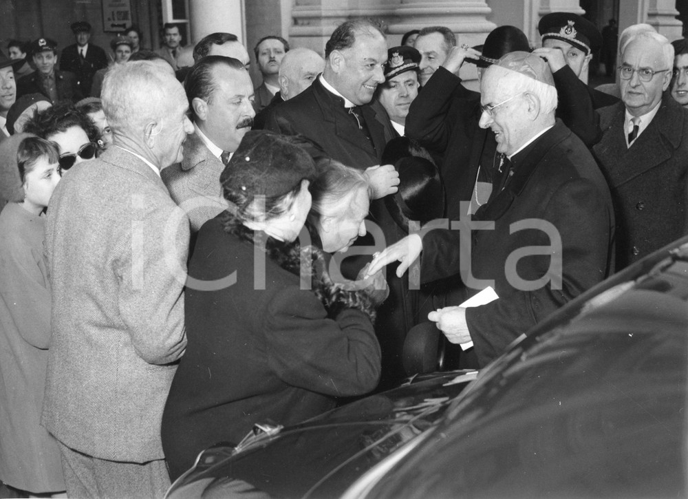 Fotografia d epoca originale 1955 GENOVA Arrivo card. Santiago Luis COPELLO  Omaggio dei fedeli  Foto 1 1