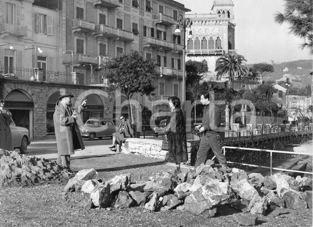 Fotografia d epoca originale 1955 SANTA MARGHERITA LIGURE Franco INTERLENGHI Antonella LUALDI a passeggio 1 1