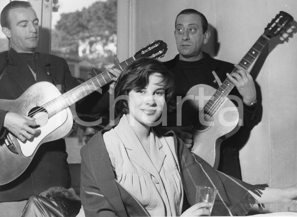 Fotografia d epoca originale 1956 PORTOFINO Attrice Antonella LUALDI in un ristorante  Foto 24x18 cm 1 1