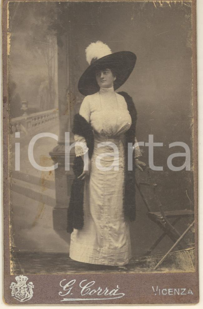 Fotografia d epoca originale 1905 ca VICENZA Donna con stola in pelliccia Foto Giovanni CORRÀ 8x13 cm 1